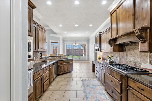 9201 Brookwater Circle, College Station, TX 77845