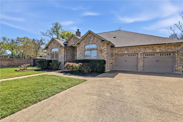 9201 Brookwater Circle, College Station, TX 77845