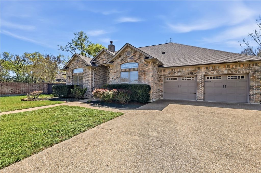 9201 Brookwater Circle, College Station, TX 77845 — photo 2