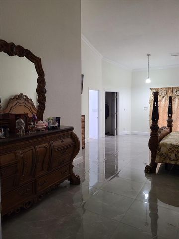 5602 CHARLES DRIVE, Tampa, FL 33619