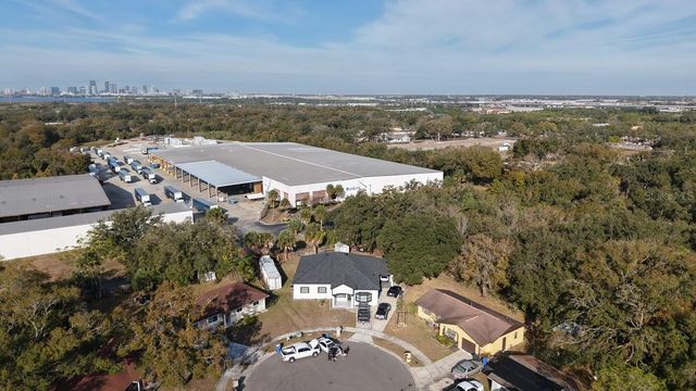 5602 CHARLES DRIVE, Tampa, FL 33619