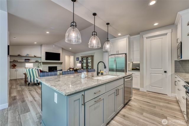 18595 Sawgrass Drive NE, Poulsbo, WA 98370