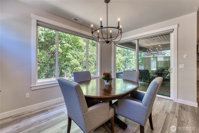 18595 Sawgrass Drive NE, Poulsbo, WA 98370