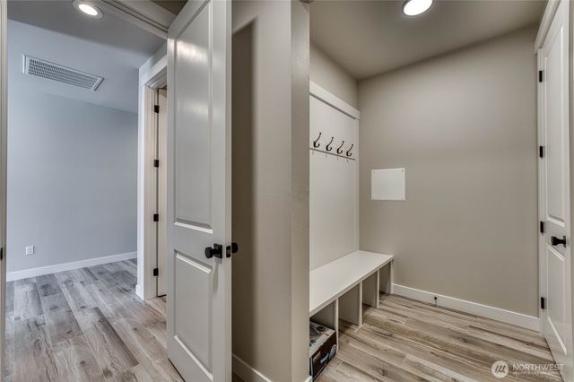 18595 Sawgrass Drive NE, Poulsbo, WA 98370