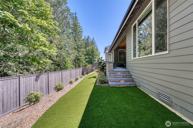 18595 Sawgrass Drive NE, Poulsbo, WA 98370