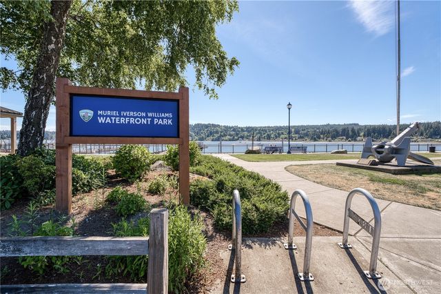 18595 Sawgrass Drive NE, Poulsbo, WA 98370