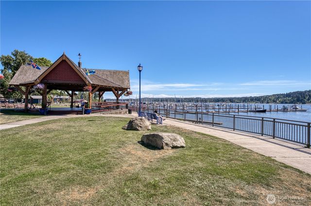18595 Sawgrass Drive NE, Poulsbo, WA 98370