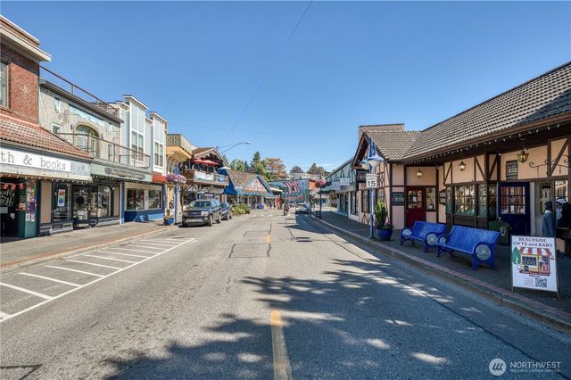 18595 Sawgrass Drive NE, Poulsbo, WA 98370