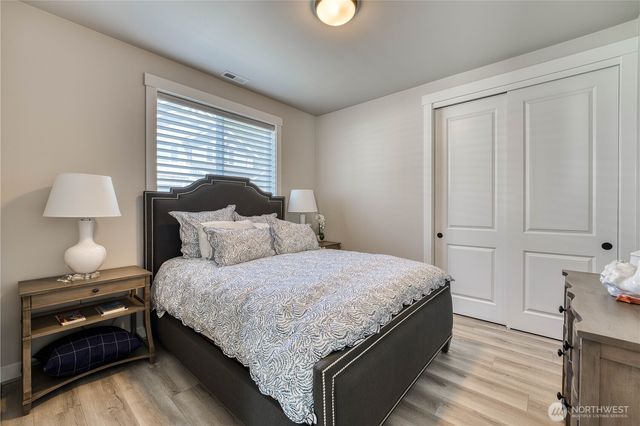 18595 Sawgrass Drive NE, Poulsbo, WA 98370