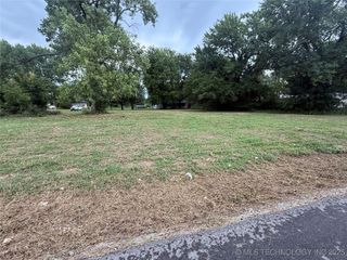 S Cresthaven Street, Porter, OK 74454