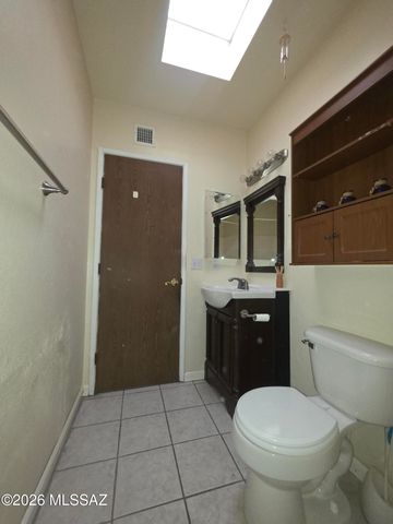 211 W Roger Rd Apt 24, Tucson, AZ 85705