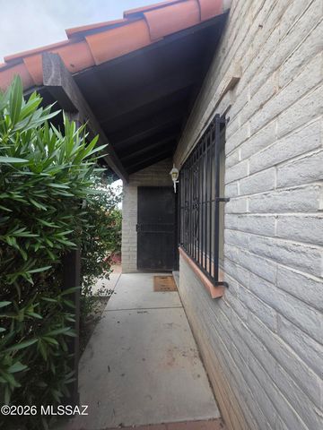 211 W Roger Rd Apt 24, Tucson, AZ 85705