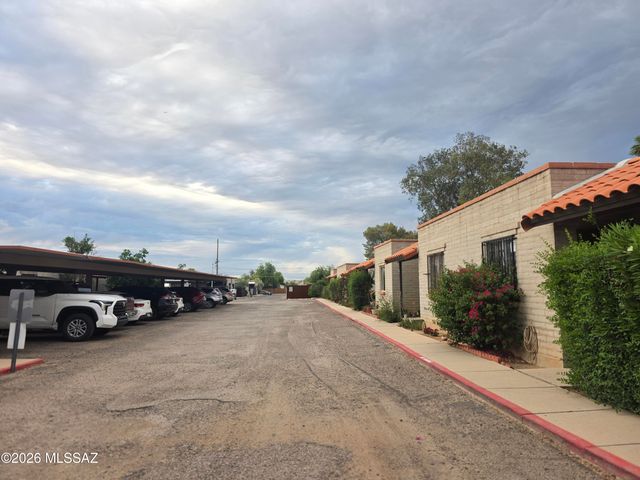 211 W Roger Rd Apt 24, Tucson, AZ 85705