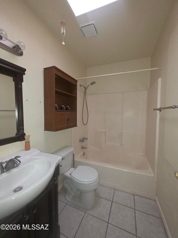 211 W Roger Rd Apt 24, Tucson, AZ 85705