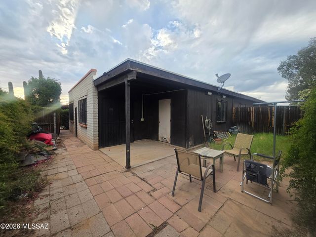 211 W Roger Rd Apt 24, Tucson, AZ 85705