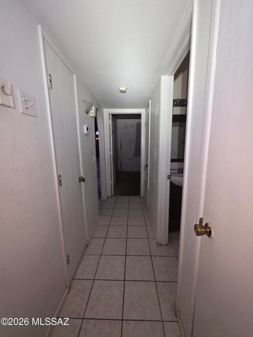 211 W Roger Rd Apt 24, Tucson, AZ 85705