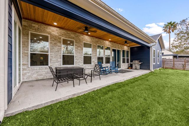 1314 Chestnut Ridge Road, Houston, TX 77339