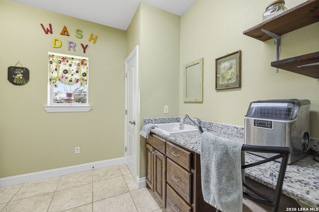 360 Bluff Creek Rd, Center Point, TX 78010