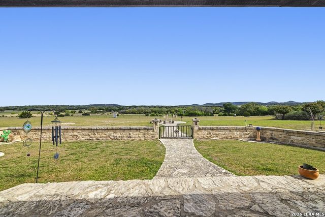 360 Bluff Creek Rd, Center Point, TX 78010