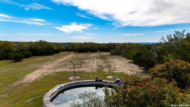 360 Bluff Creek Rd, Center Point, TX 78010