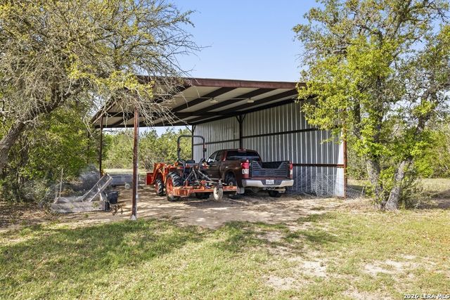 360 Bluff Creek Rd, Center Point, TX 78010