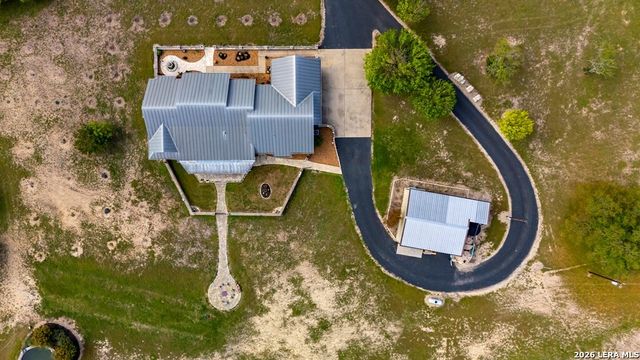 360 Bluff Creek Rd, Center Point, TX 78010