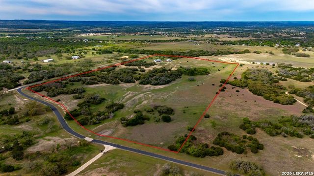 360 Bluff Creek Rd, Center Point, TX 78010