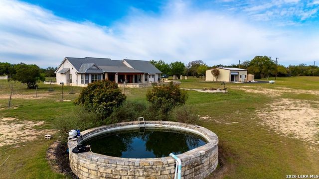 360 Bluff Creek Rd, Center Point, TX 78010