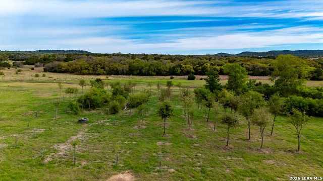 360 Bluff Creek Rd, Center Point, TX 78010