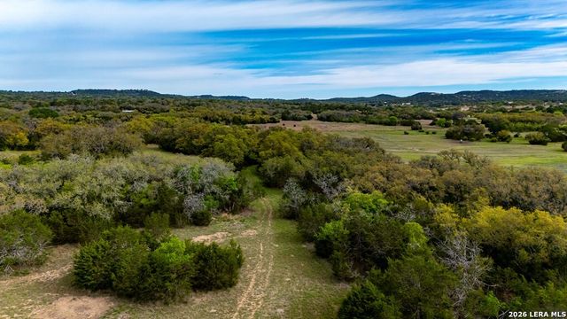 360 Bluff Creek Rd, Center Point, TX 78010