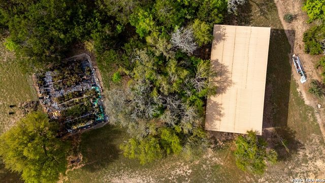 360 Bluff Creek Rd, Center Point, TX 78010
