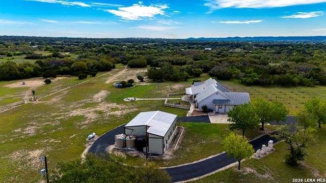 360 Bluff Creek Rd, Center Point, TX 78010