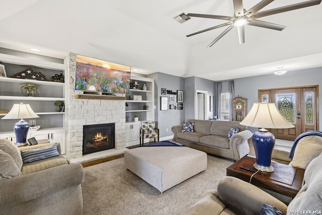 360 Bluff Creek Rd, Center Point, TX 78010