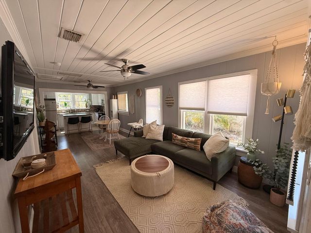 524 50TH Street, West Palm Beach, FL 33407