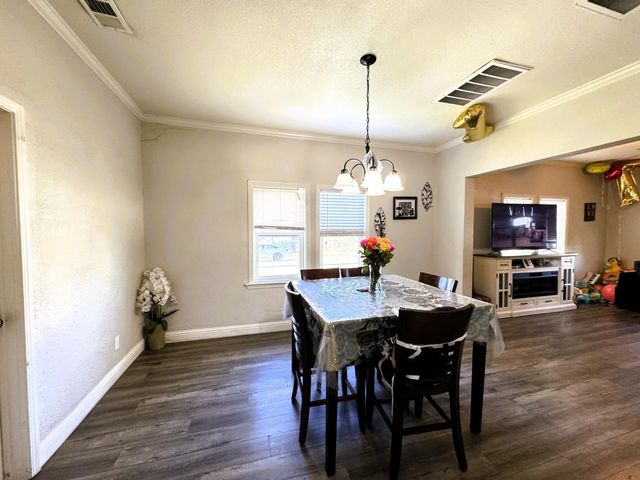 3402 E Townsend Avenue, Fresno, CA 93702