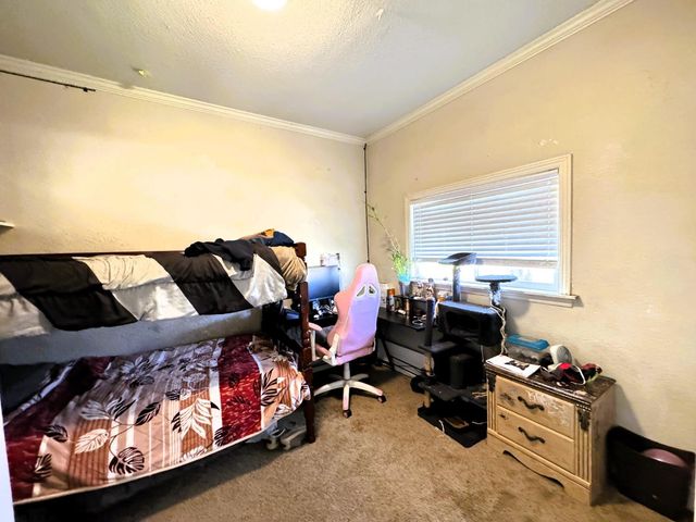 3402 E Townsend Avenue, Fresno, CA 93702