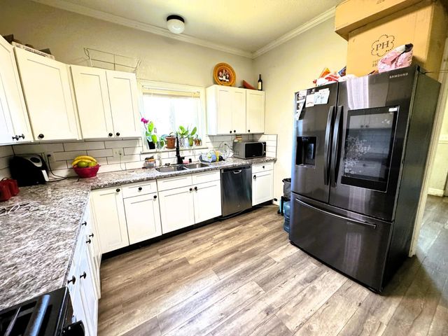 3402 E Townsend Avenue, Fresno, CA 93702