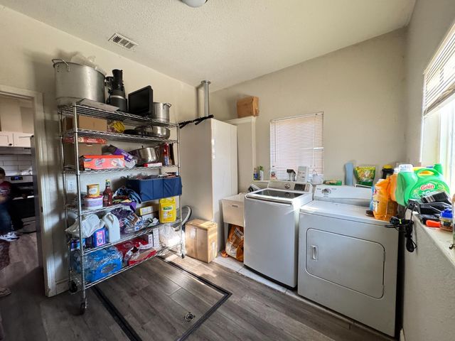 3402 E Townsend Avenue, Fresno, CA 93702