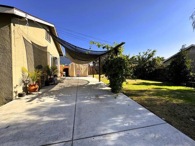 3402 E Townsend Avenue, Fresno, CA 93702