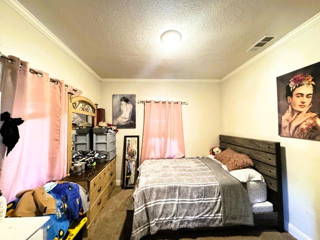 3402 E Townsend Avenue, Fresno, CA 93702