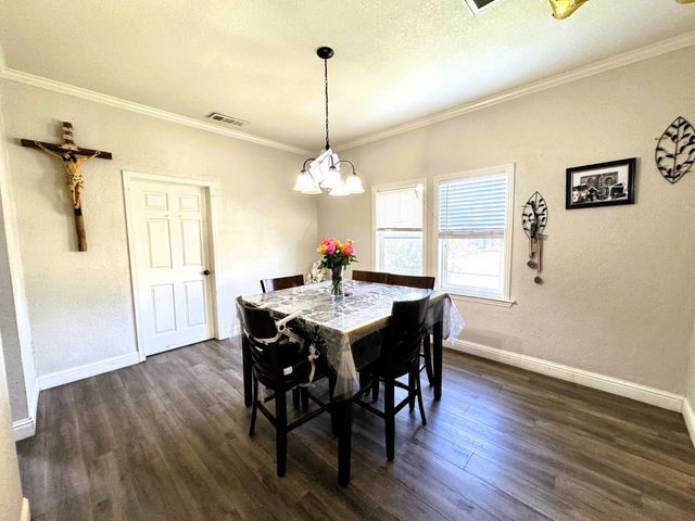 3402 E Townsend Avenue, Fresno, CA 93702