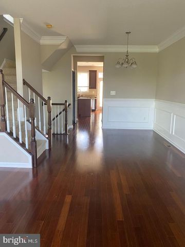 25039 JUSTICE DR, Chantilly, VA 20152