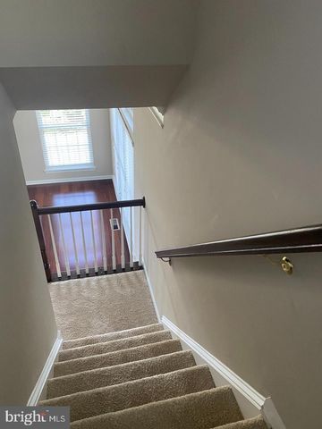 25039 JUSTICE DR, Chantilly, VA 20152