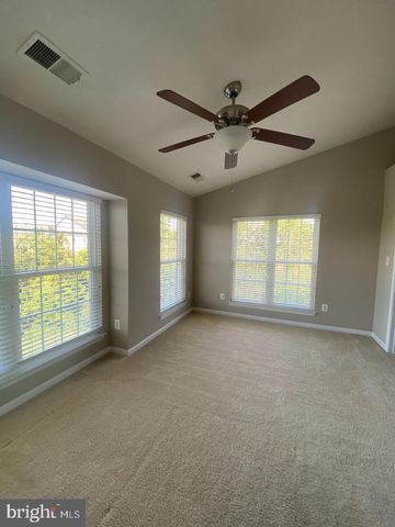 25039 JUSTICE DR, Chantilly, VA 20152