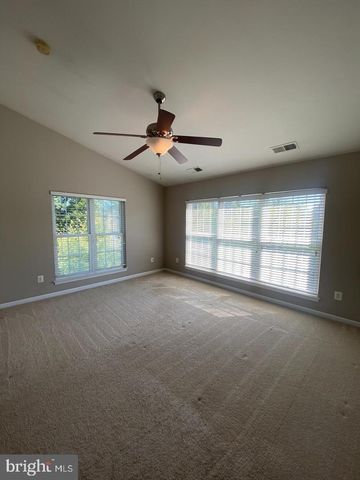 25039 JUSTICE DR, Chantilly, VA 20152