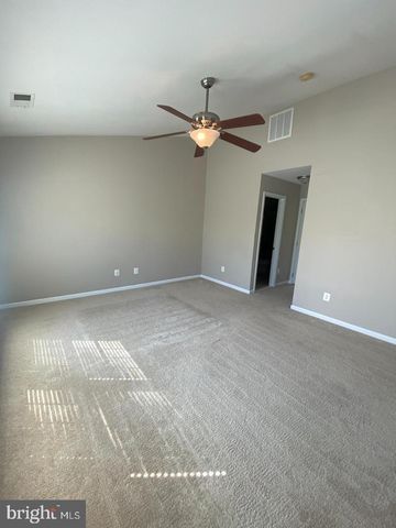 25039 JUSTICE DR, Chantilly, VA 20152