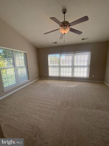 25039 JUSTICE DR, Chantilly, VA 20152
