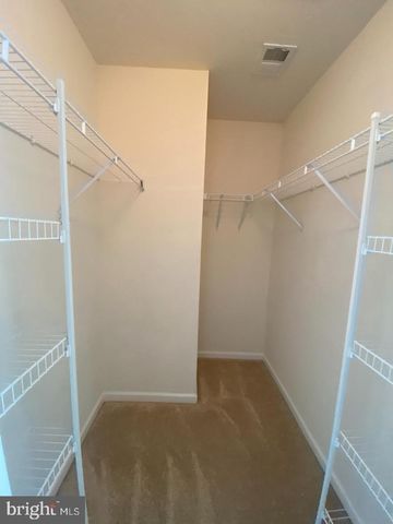 25039 JUSTICE DR, Chantilly, VA 20152