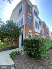25039 JUSTICE DR, Chantilly, VA 20152