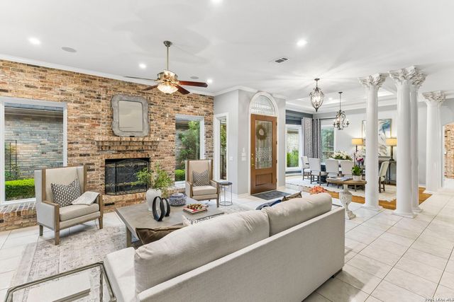 6 CENTURY GLN, San Antonio, TX 78257